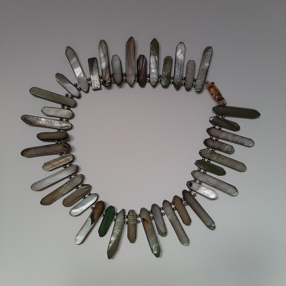 Handmade shell necklace - Picture 4 of 6